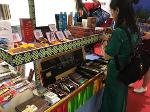 我區(qū)在首屆中國(guó)特色旅游商品大賽中喜獲佳績(jī)，工藝美術(shù)品及禮儀用品銷售前景廣闊